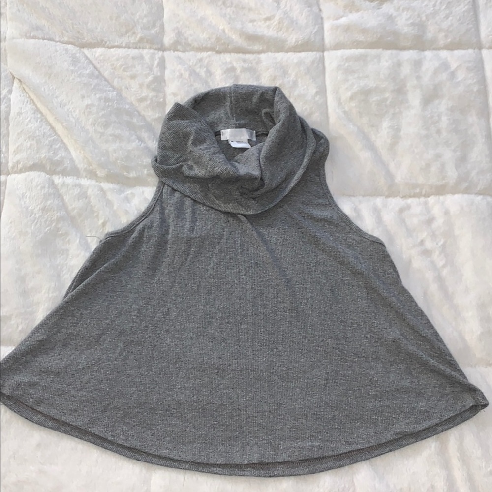 Gray cowl/turtleneck crop top